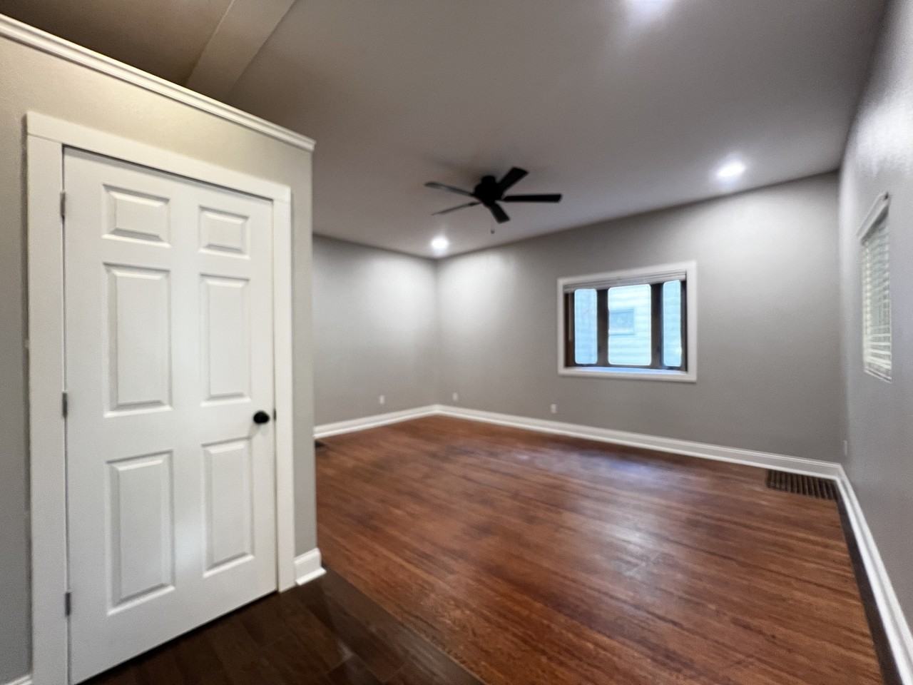 925 N Broad St #1 - Photo 5 of 34