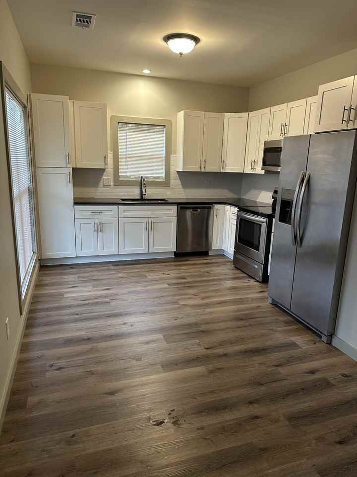 125 Cayuga St #A - Photo 2 of 16
