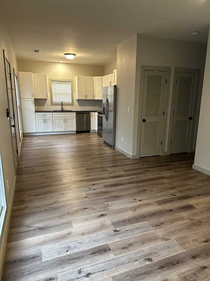 125 Cayuga St #A - Photo 4 of 16