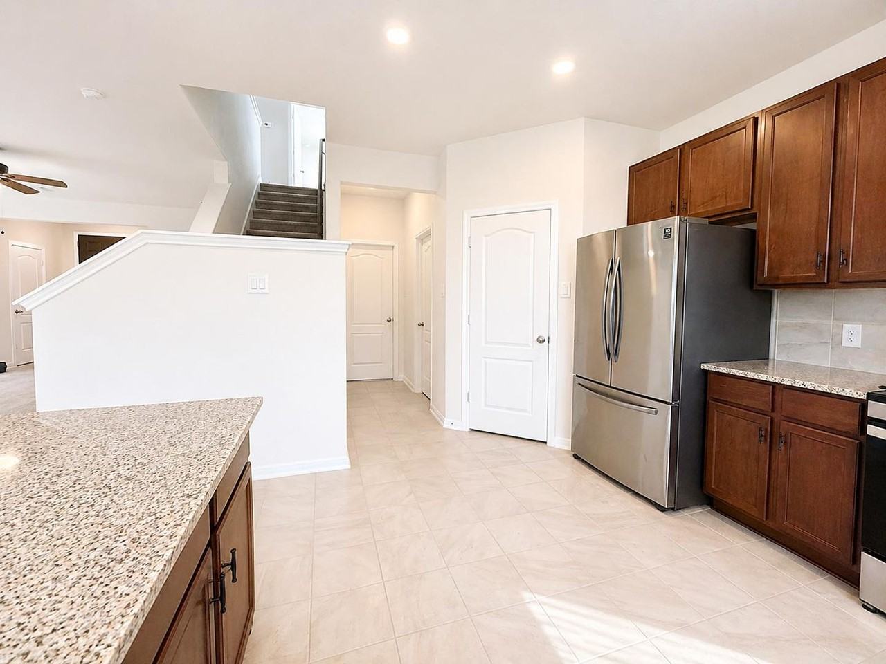 21114 Montego Bay Dr - Photo 4 of 21