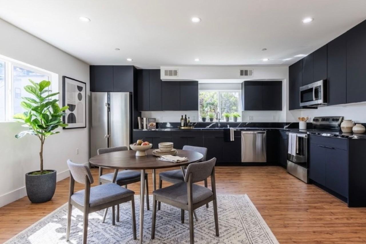 Luxury 3 & 4 Bed Townhomes | Walk to NoHo Arts District + Toluca Lake - Photo 7 of 33
