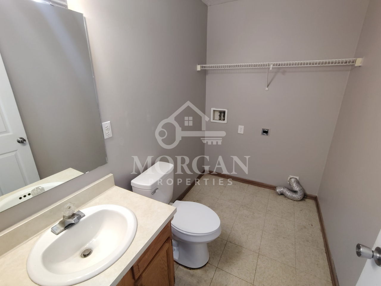 1724 Greenwood Dr - Photo 4 of 8