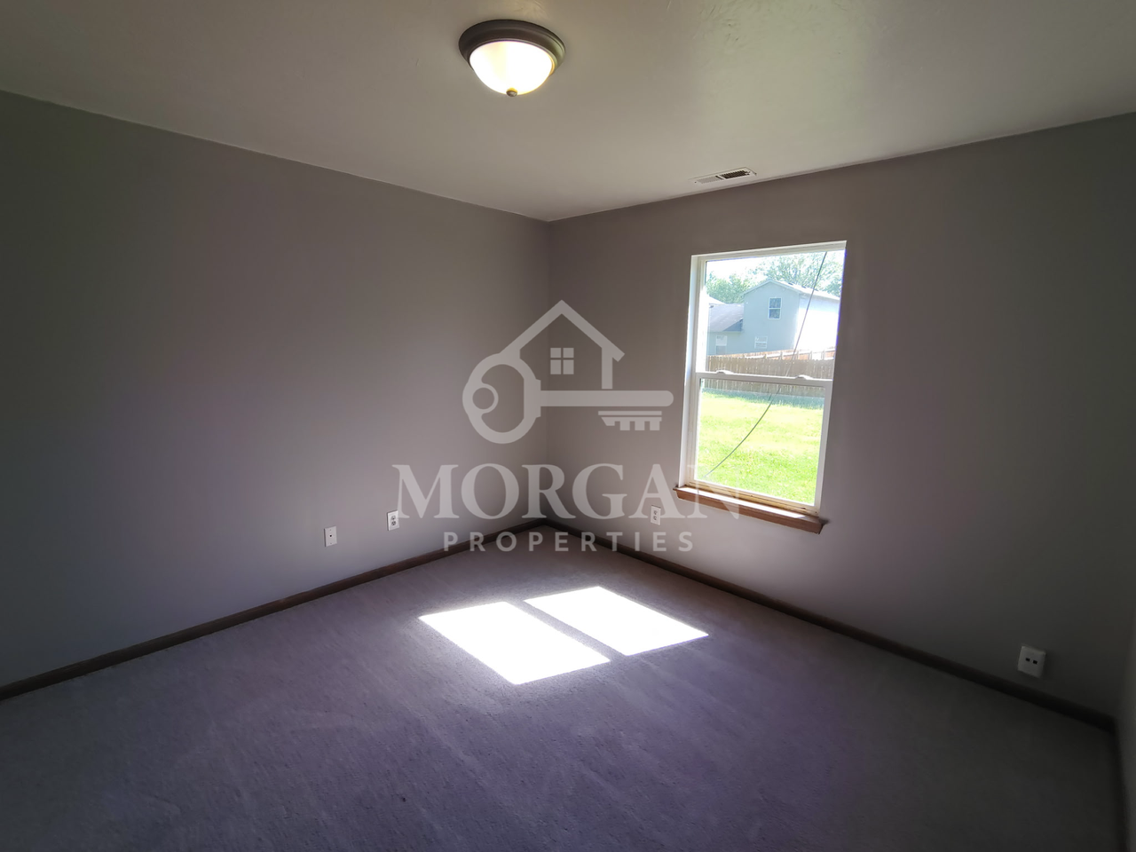1724 Greenwood Dr - Photo 5 of 8
