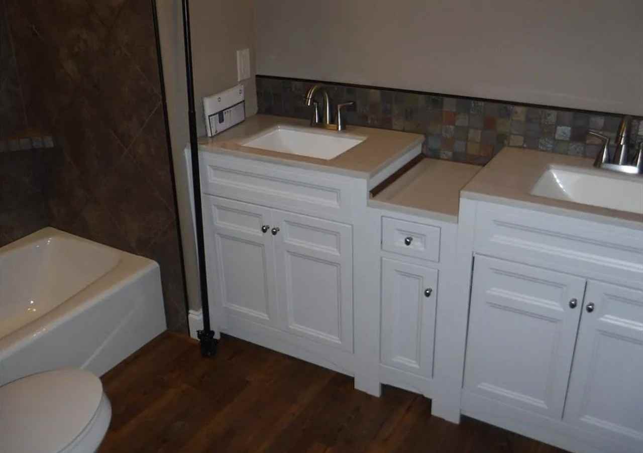 308 S Poplar St #3 - Photo 4 of 9