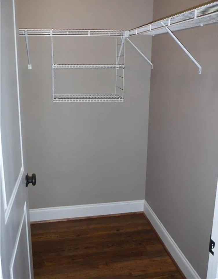 308 S Poplar St #3 - Photo 5 of 9