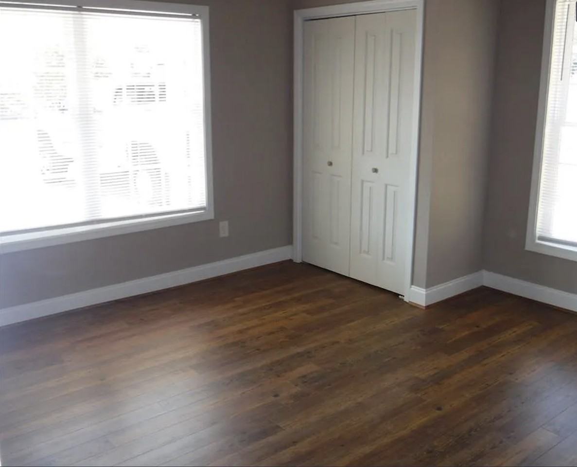 308 S Poplar St #3 - Photo 7 of 9