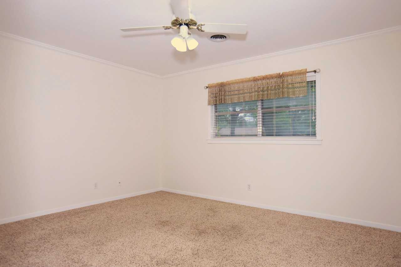 115 Irwin Rd #1 - Photo 5 of 10