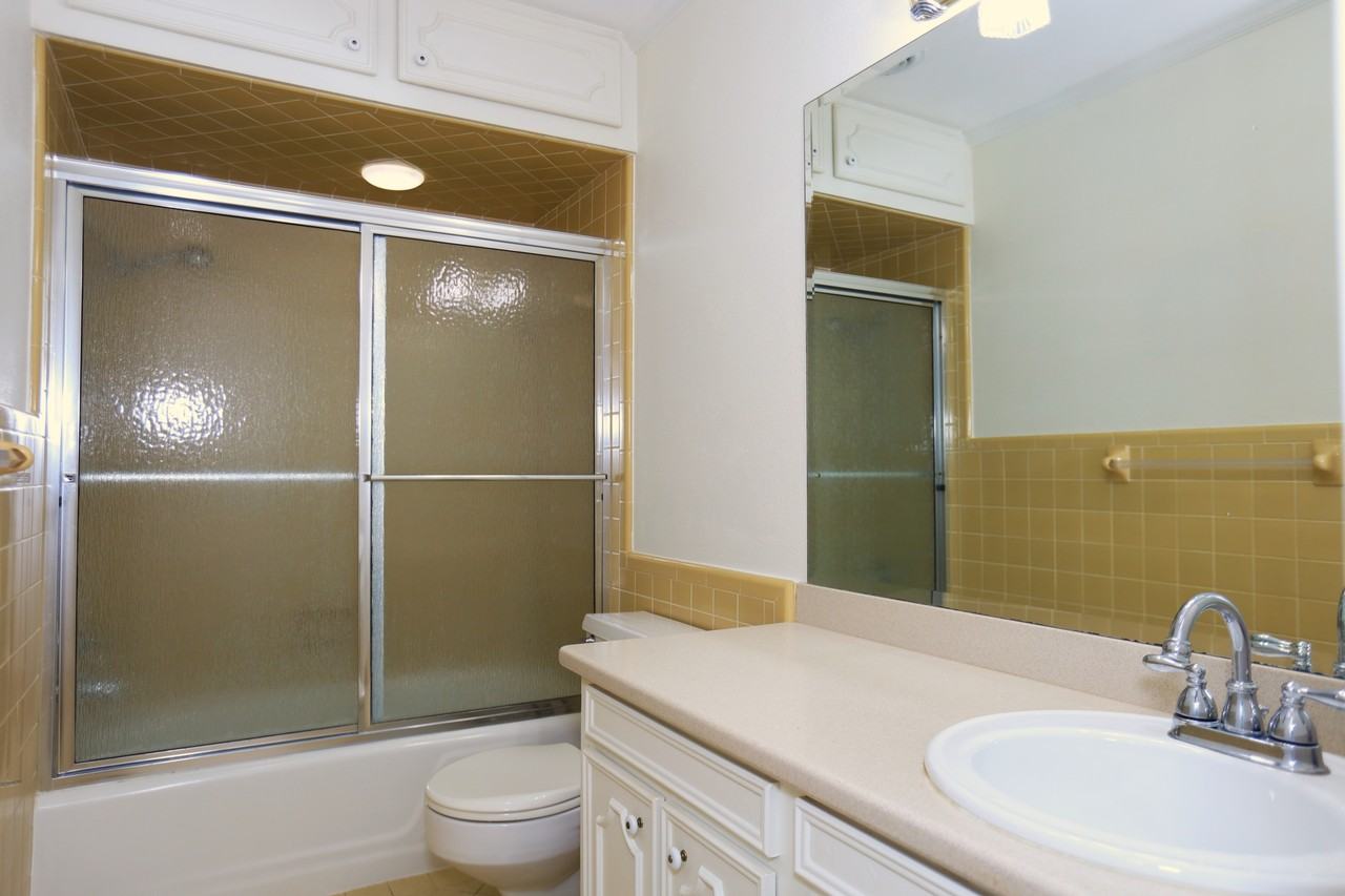115 Irwin Rd #1 - Photo 7 of 10