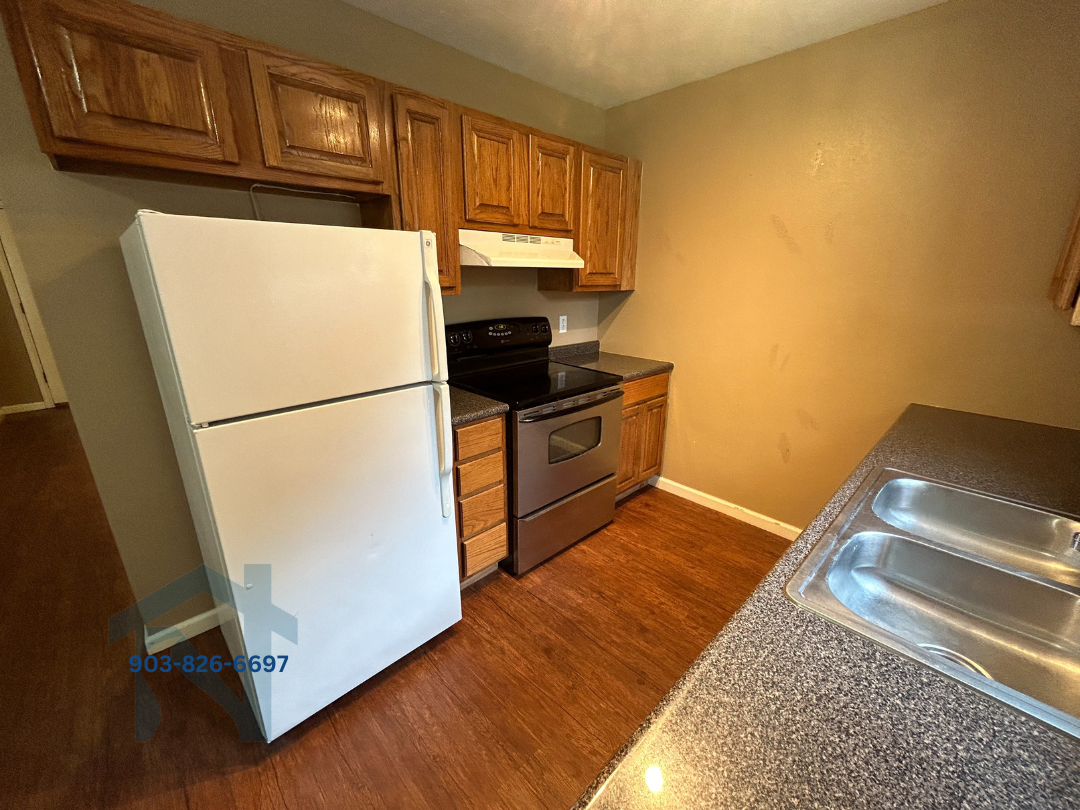 Cardinal Lane Duplexes - 18 #18 - Photo 3 of 22