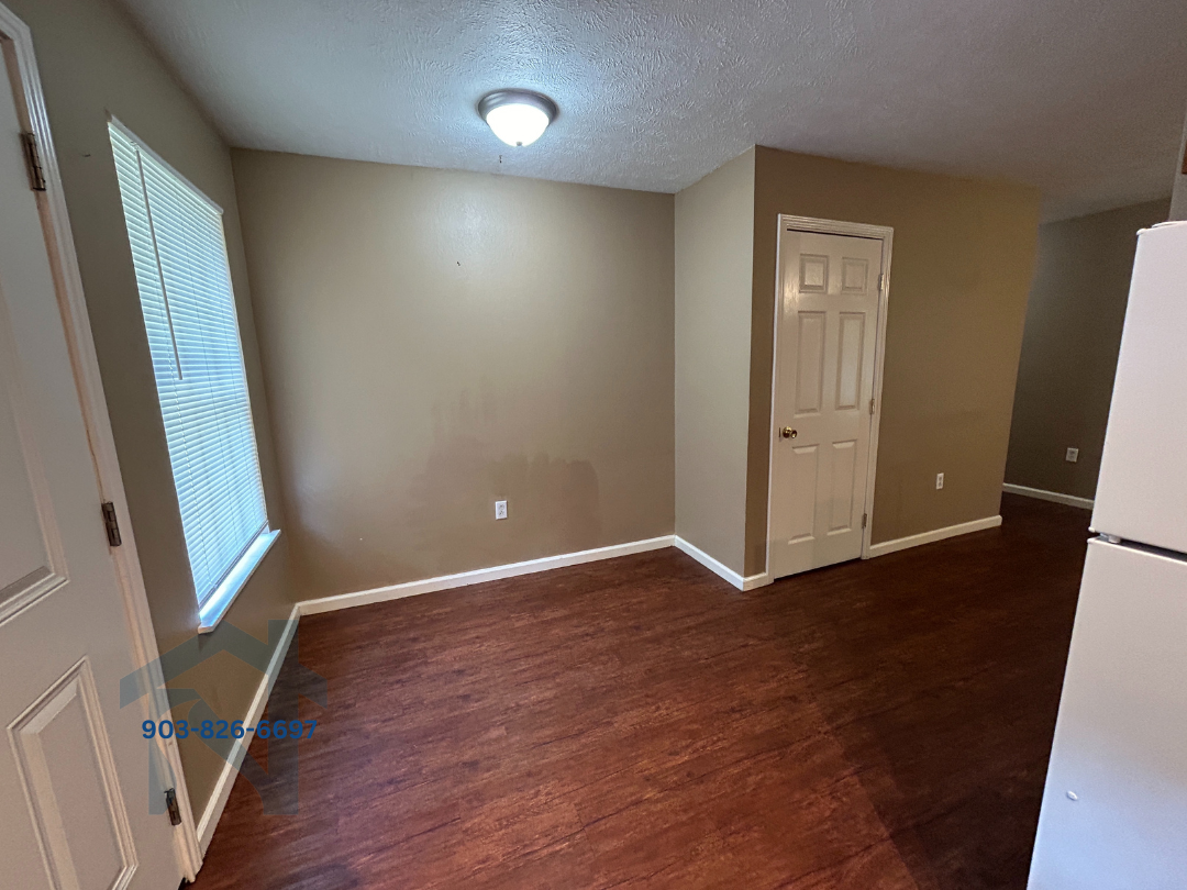 Cardinal Lane Duplexes - 18 #18 - Photo 4 of 22