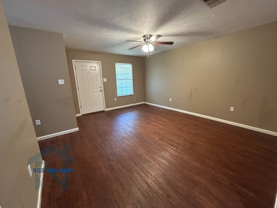 Cardinal Lane Duplexes - 18 #18 - Photo 5 of 22