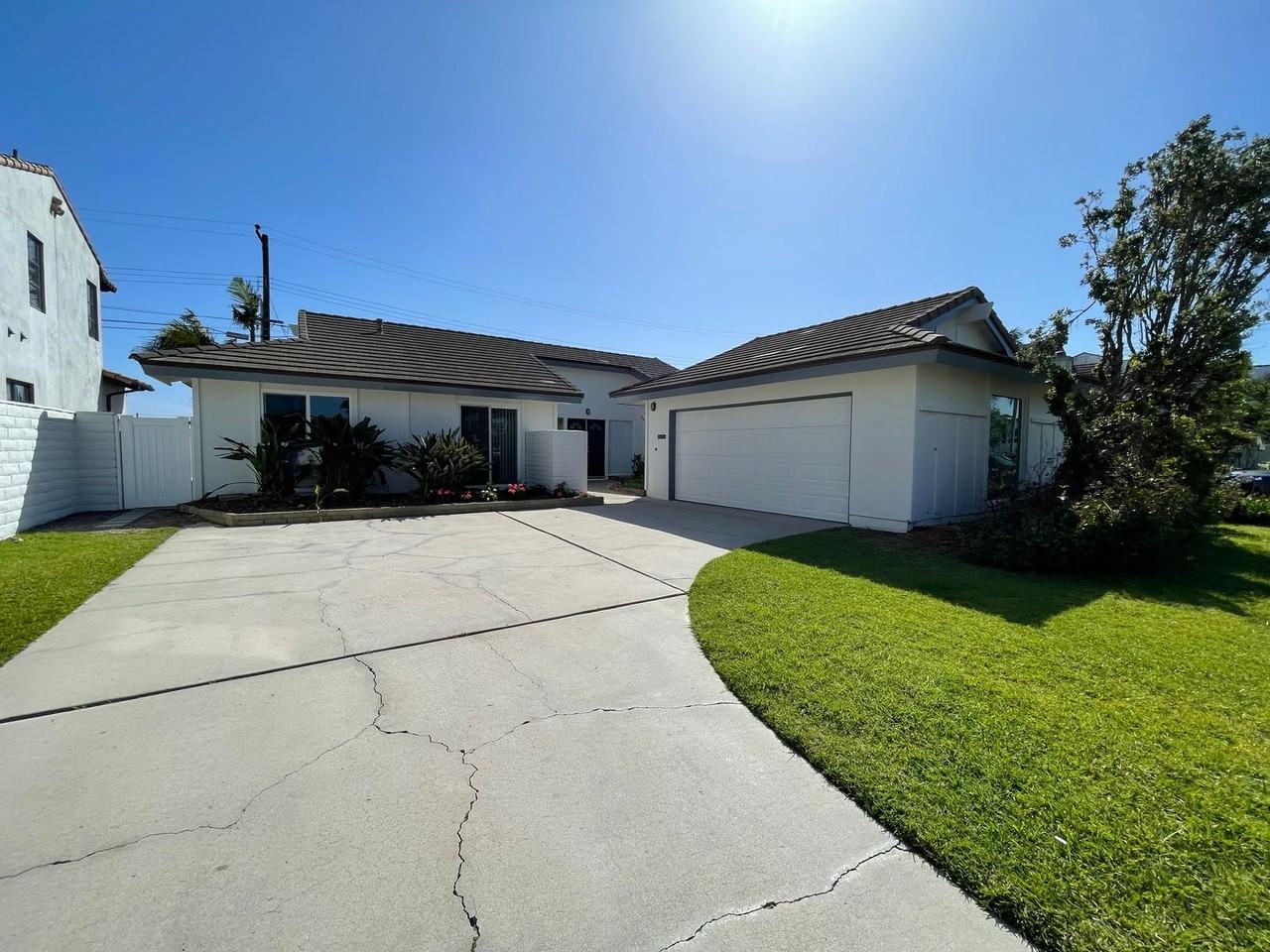 9192 Christine Dr - Photo 2 of 37