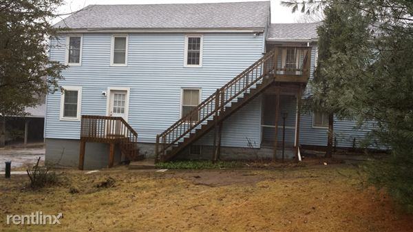 324 Storrs Rd - Photo 3 of 3