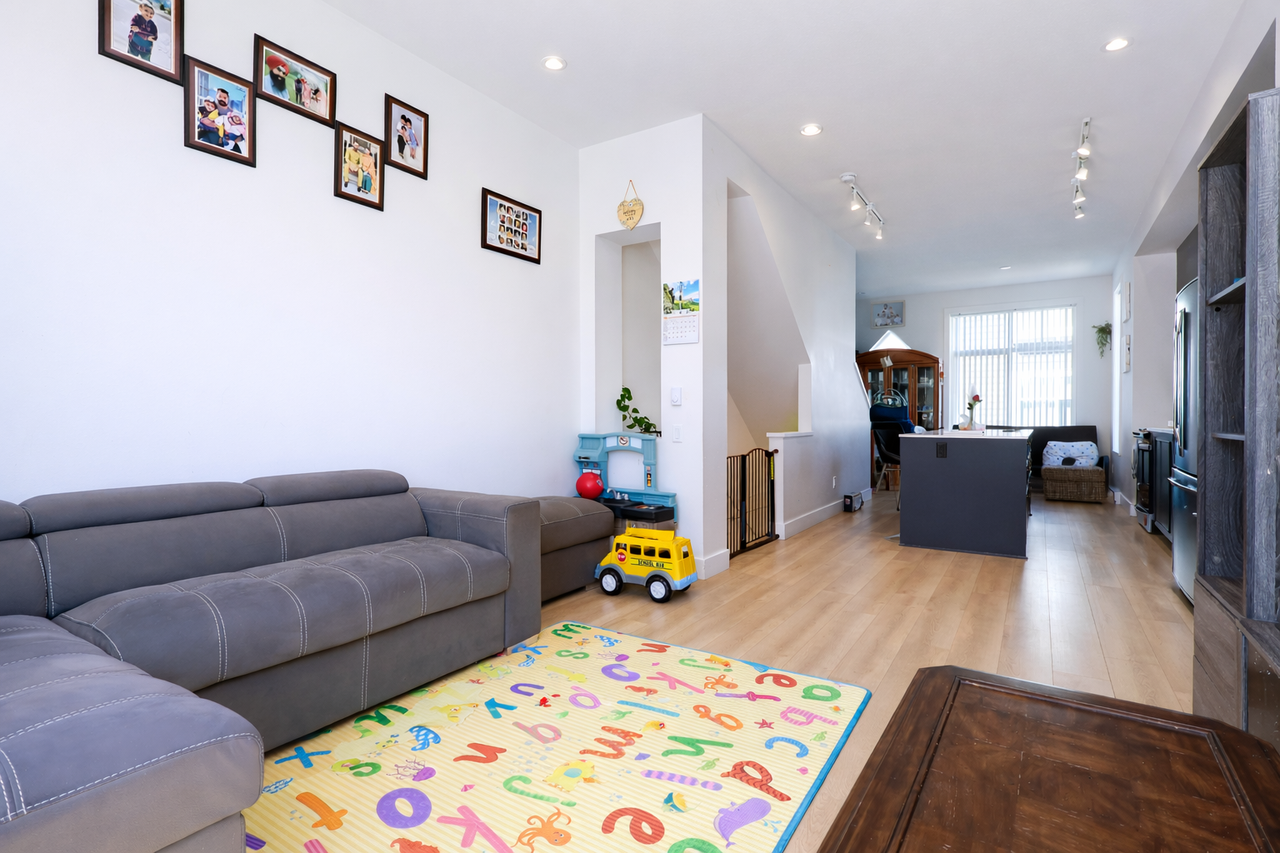 14151 58a Ave #1 - Photo 7 of 18