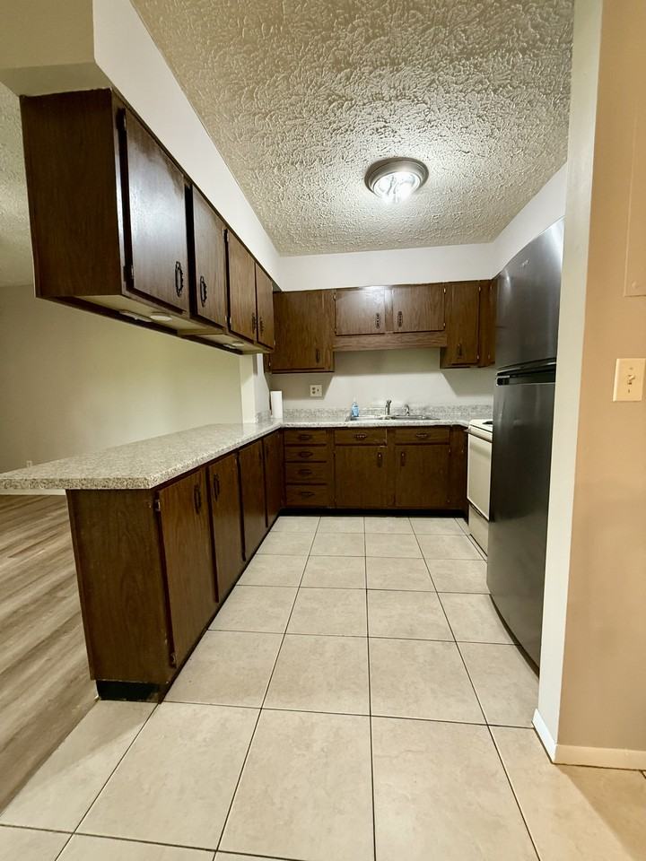 219 Randy Dr #5 - Photo 6 of 11
