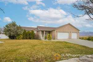 featured image of 1316 W Kodiak Way