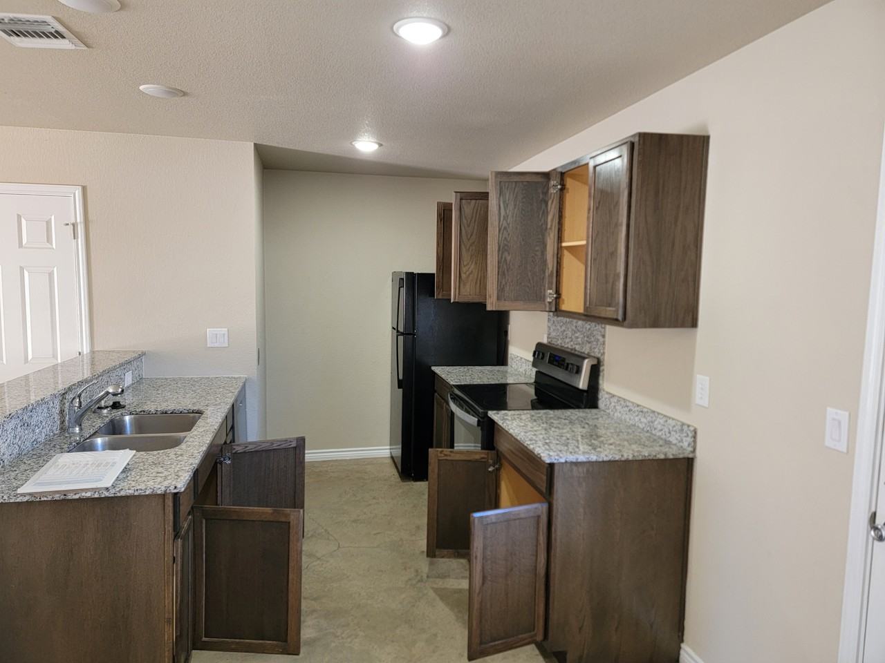507 Stringer St #B - Photo 3 of 8