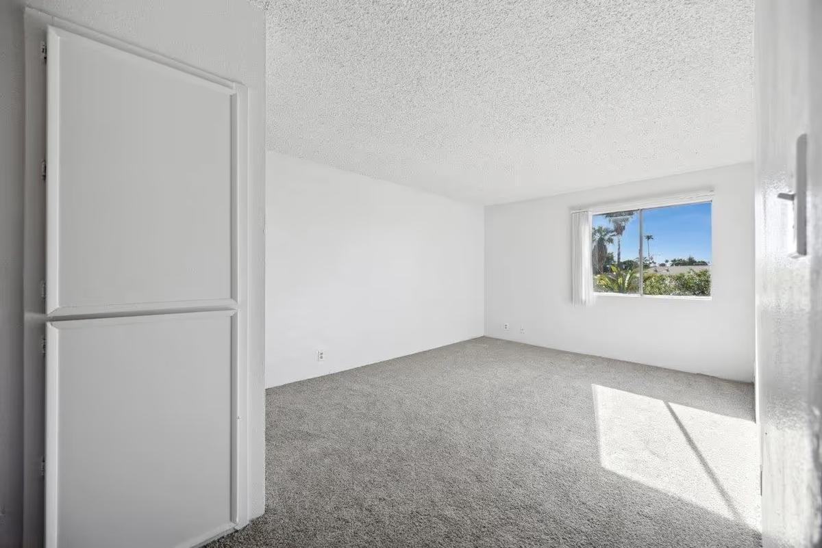 3161 W Cheryl Dr - Photo 6 of 30