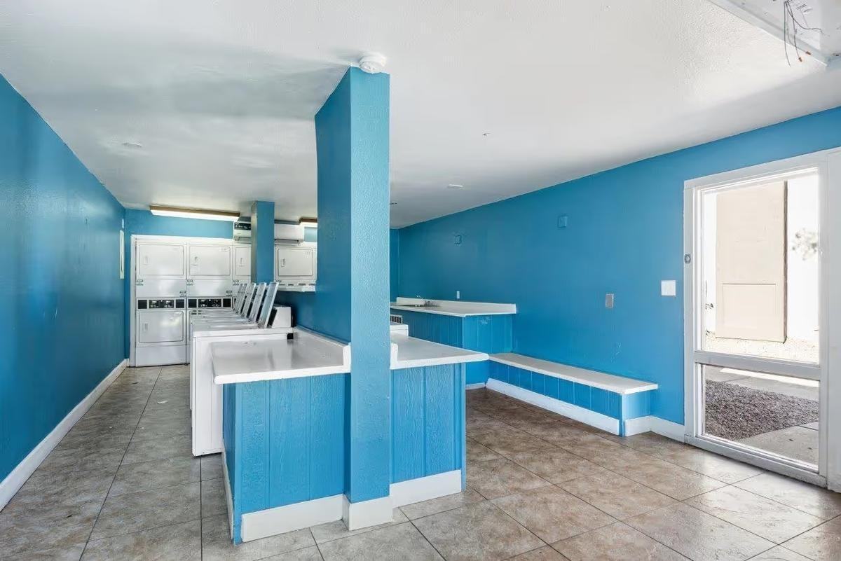 3161 W Cheryl Dr - Photo 2 of 30