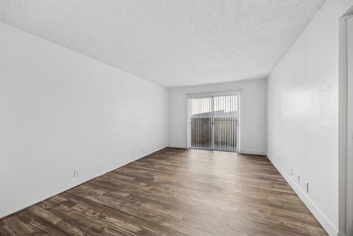 3161 W Cheryl Dr - Photo 2 of 30