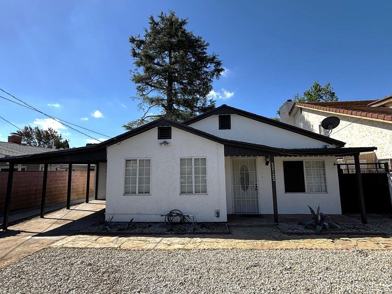 22122 Saticoy St - Photo 2 of 23