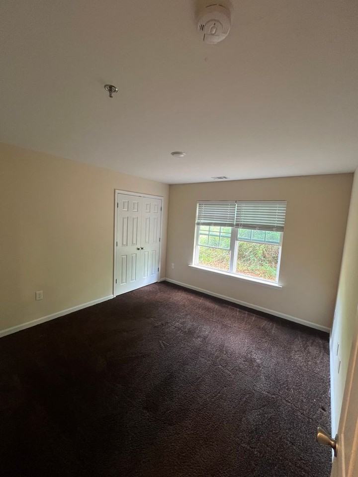 Old Mill Apartments - Photo 6 of 8