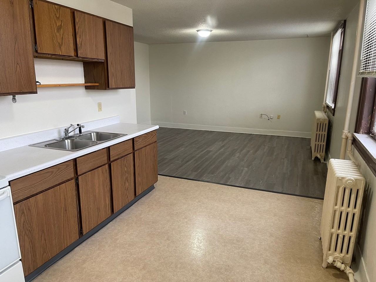 912 Pearl St - Photo 4 of 13