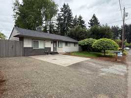 featured image of 18641 Ne Everett Ct #1