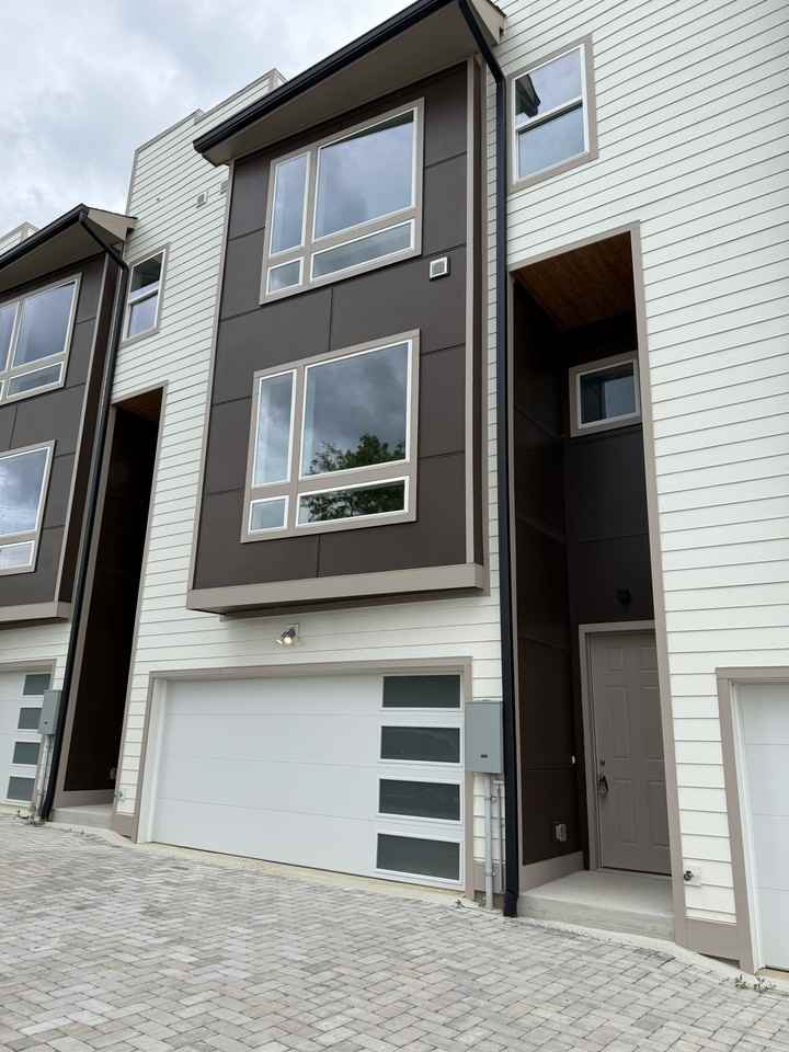 105 Hart Ln #E