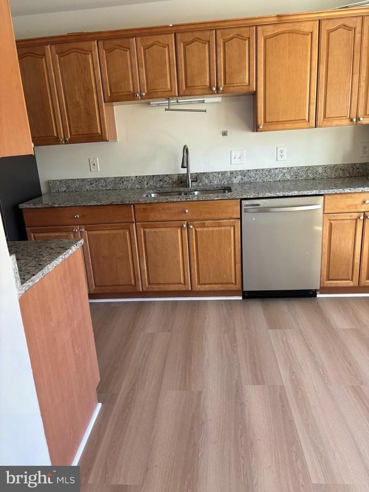 2900 Madeira Ct #1 - Photo 3 of 20