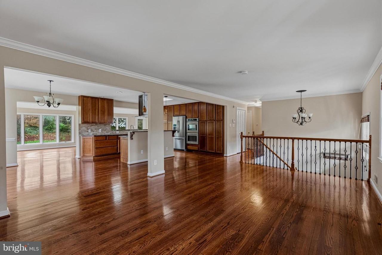 1322 Cordelia Ct #1 - Photo 5 of 33