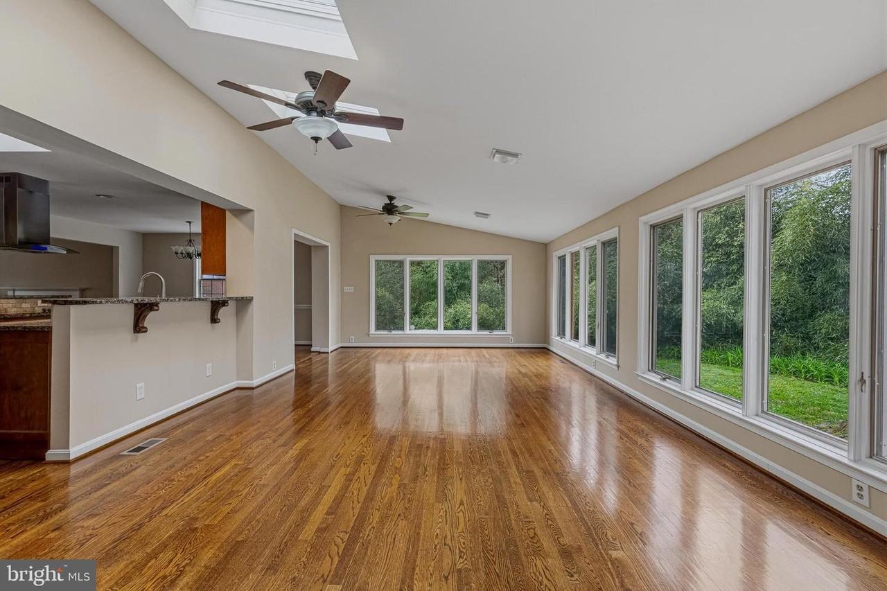 1322 Cordelia Ct #1 - Photo 6 of 33