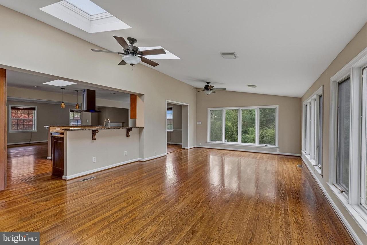 1322 Cordelia Ct #1 - Photo 7 of 33