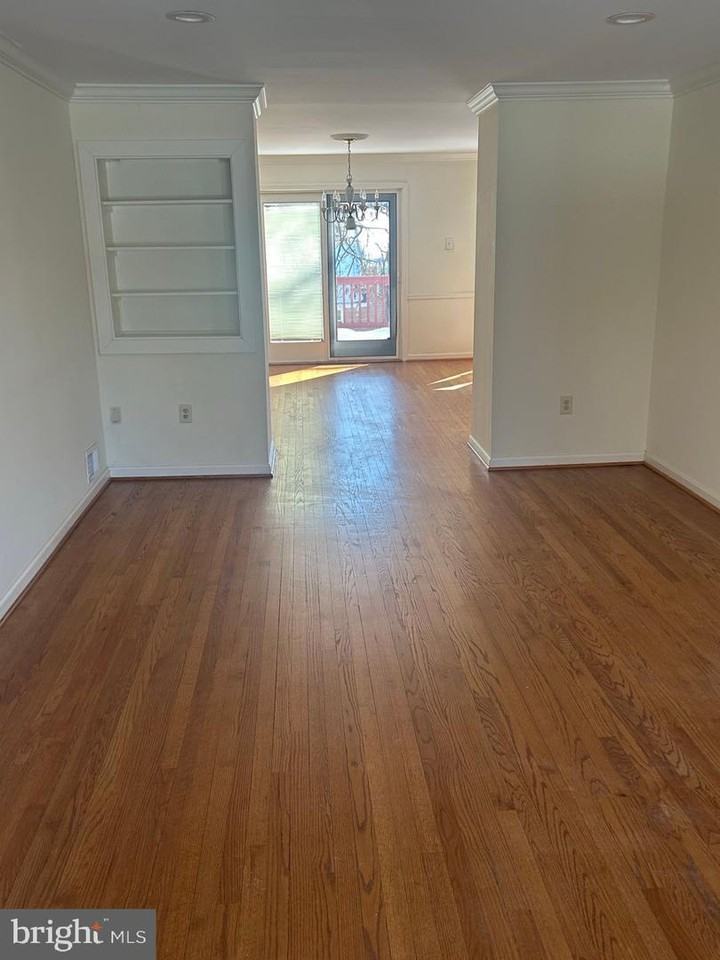 3301 Spring Ln #1 - Photo 4 of 13