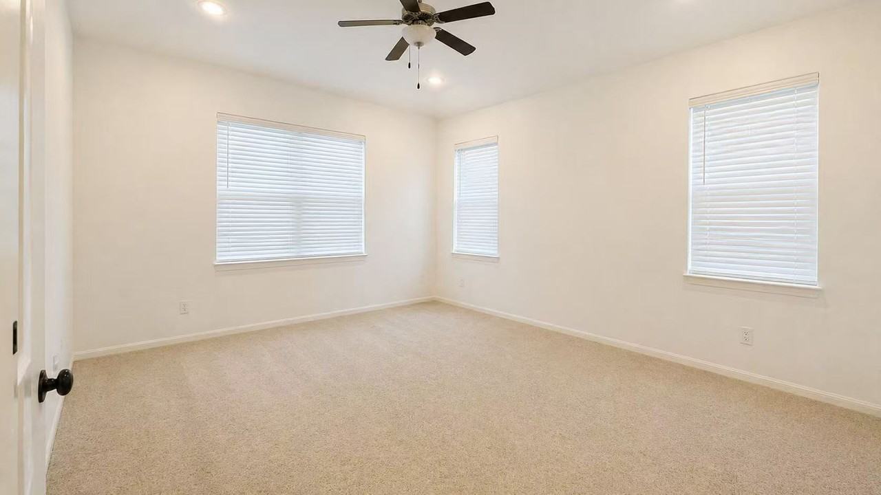 1506 French Violet Way #1 - Photo 7 of 10