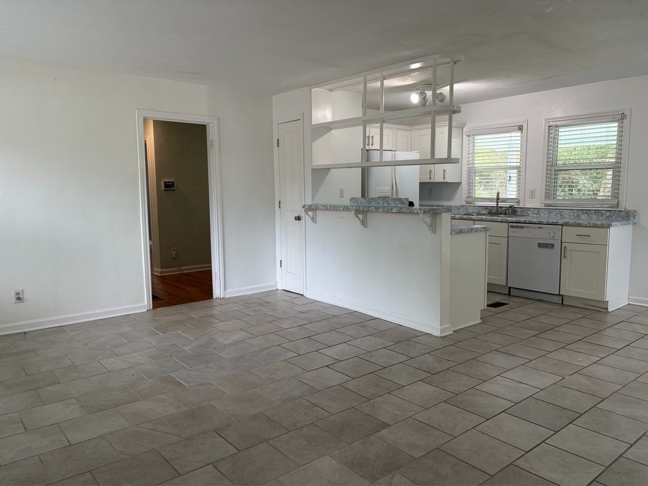 414 Prince St #1 - Photo 4 of 17