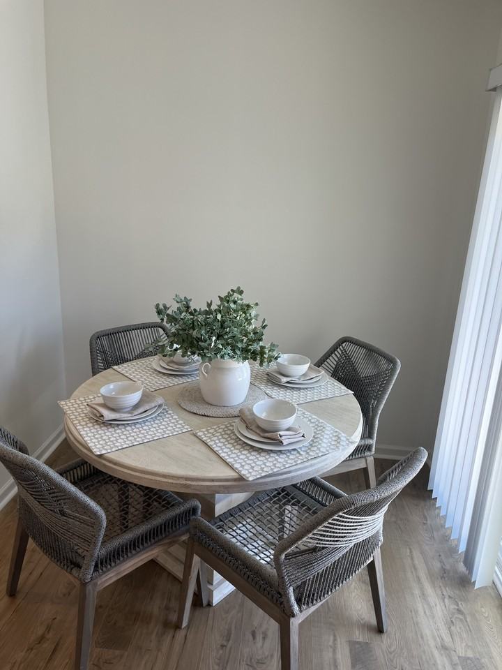 Banbury Ln #1 - Photo 5 of 39