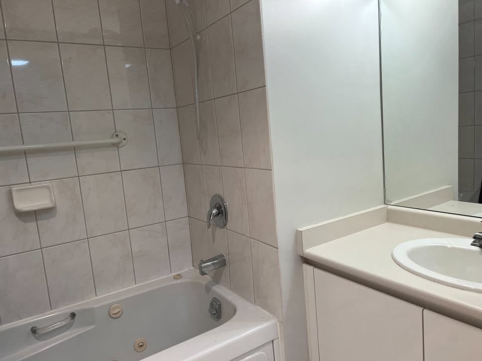 1285 9633 Manchester Dr #1803 - Photo 6 of 9
