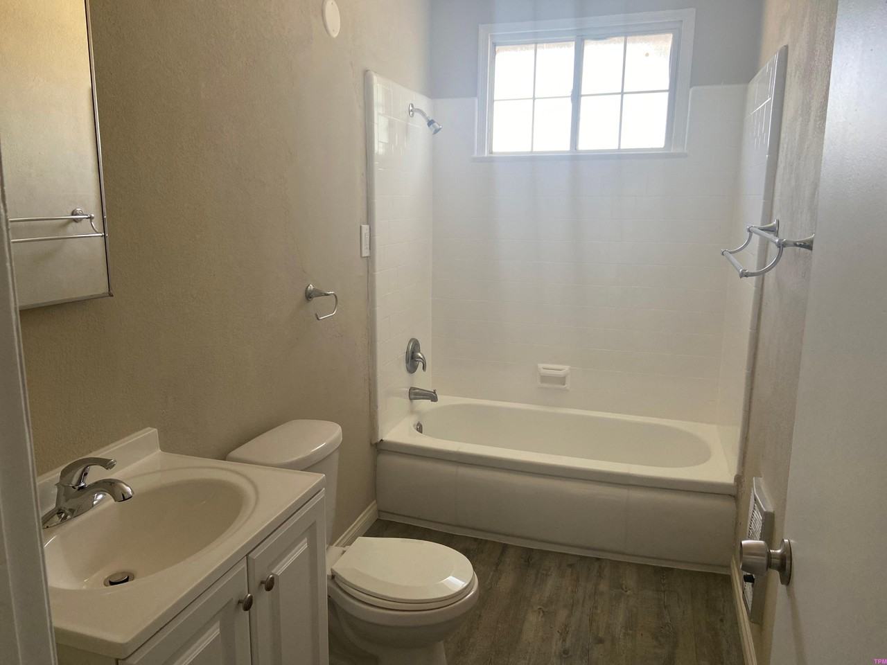 701 Mcclean Ave #1 - Photo 4 of 10