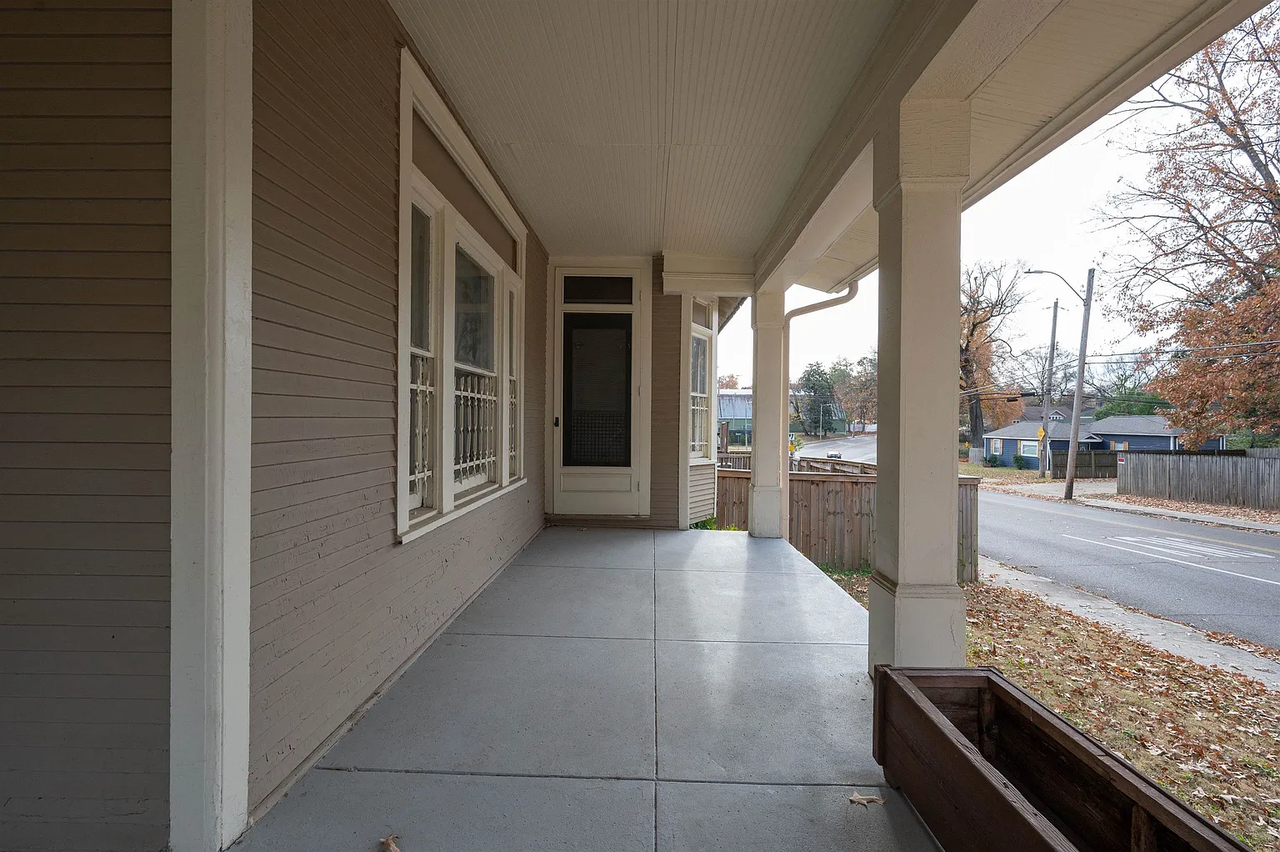 1347 Harbert Ave #1 - Photo 4 of 22