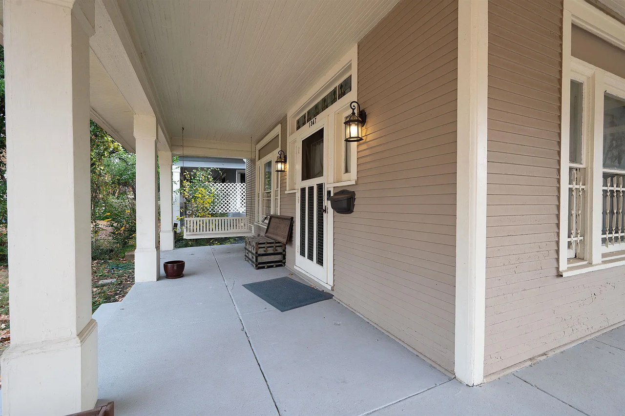 1347 Harbert Ave #1 - Photo 5 of 22