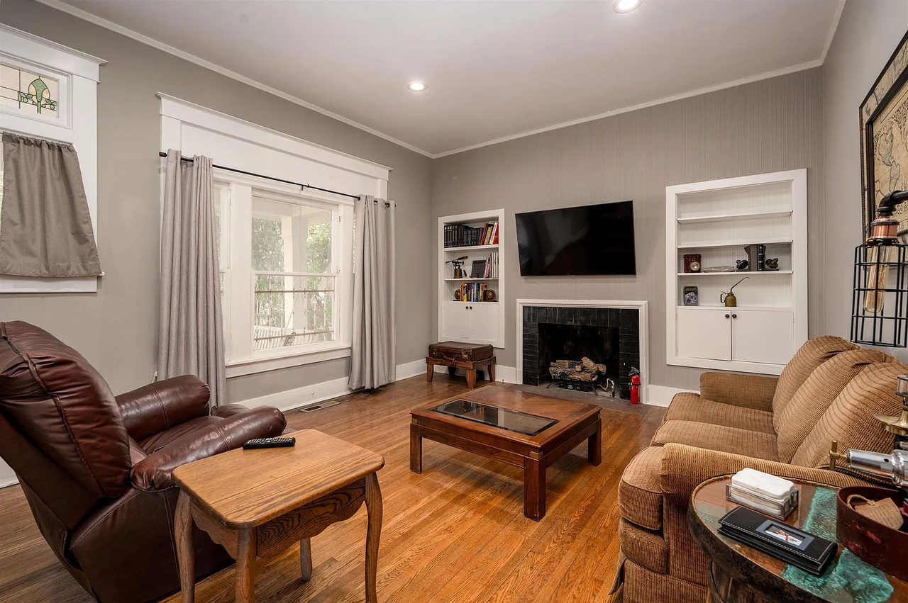 1347 Harbert Ave #1 - Photo 7 of 22