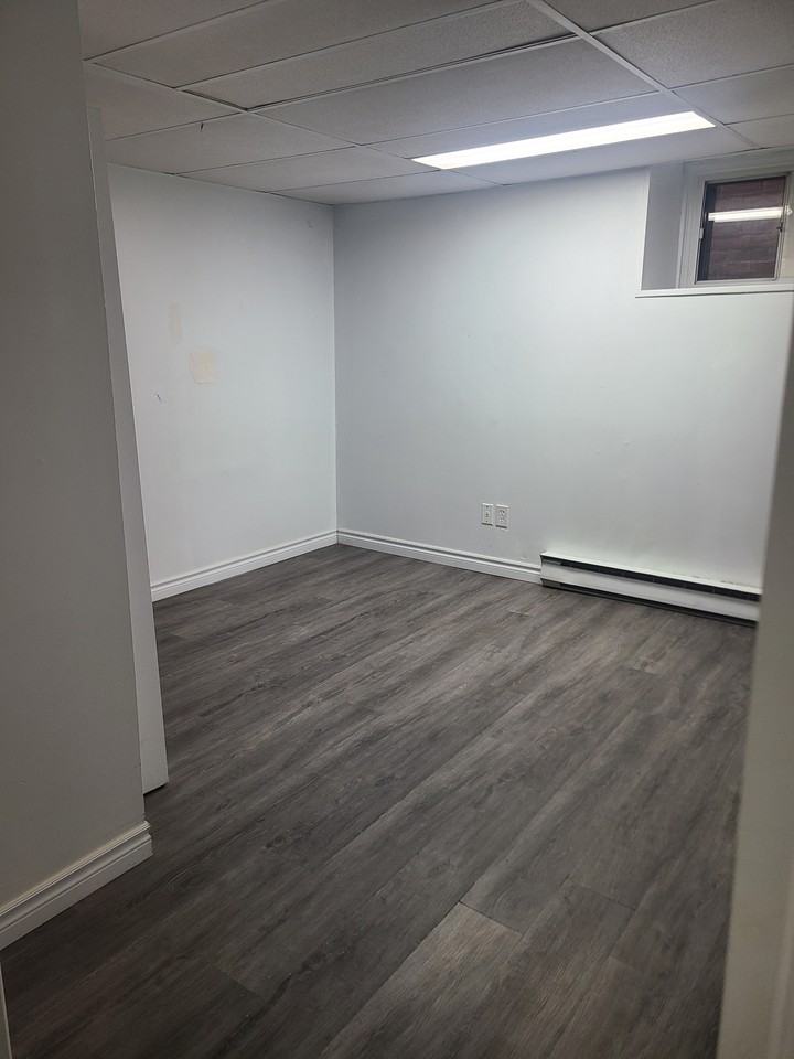 257 Main St W #1 - Photo 6 of 7