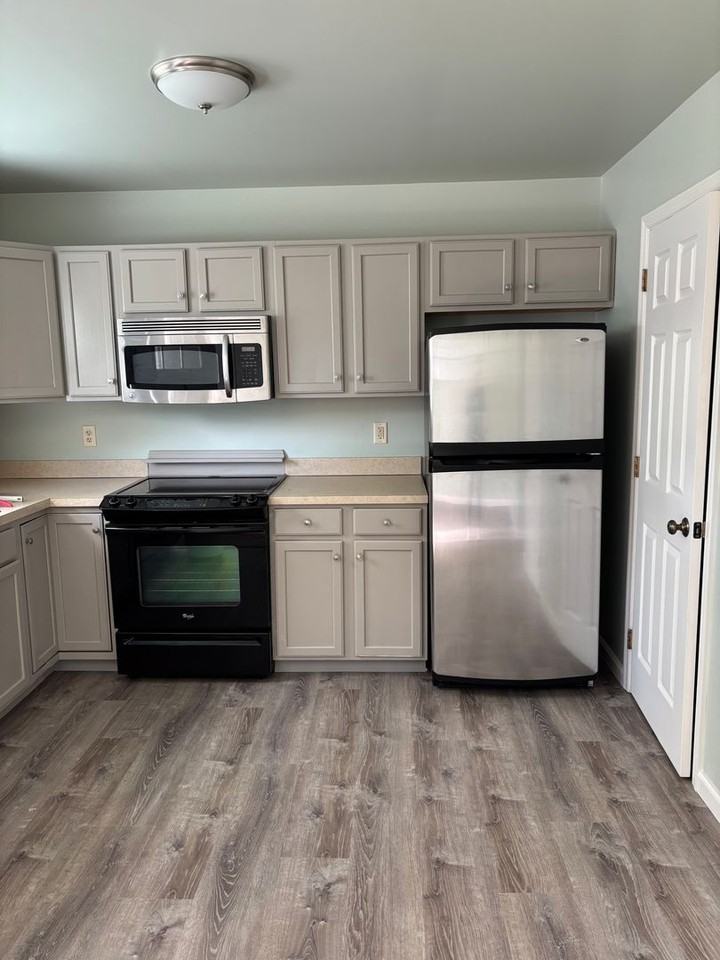908 Reinoehl St - Photo 4 of 11