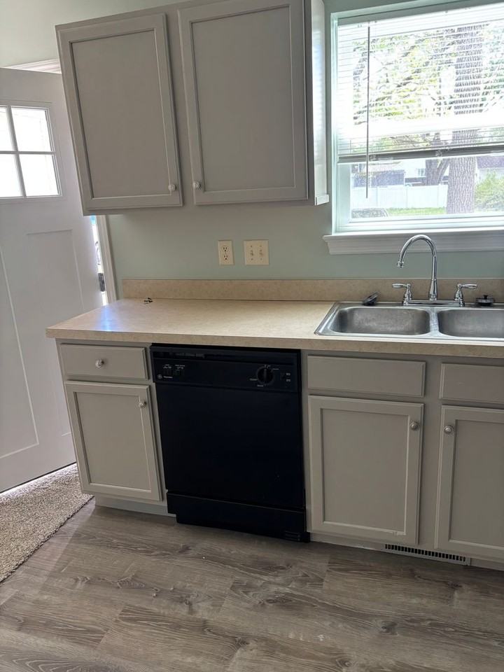 908 Reinoehl St - Photo 5 of 11