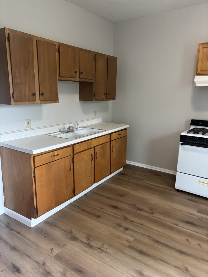 404 Main St #404B - Photo 2 of 12