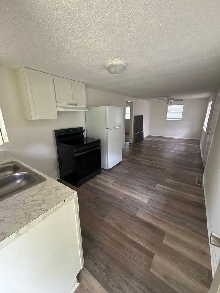 110 A St - Photo 2 of 9