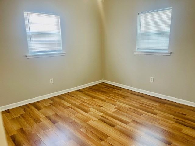 1107 45th St #B - Photo 3 of 8