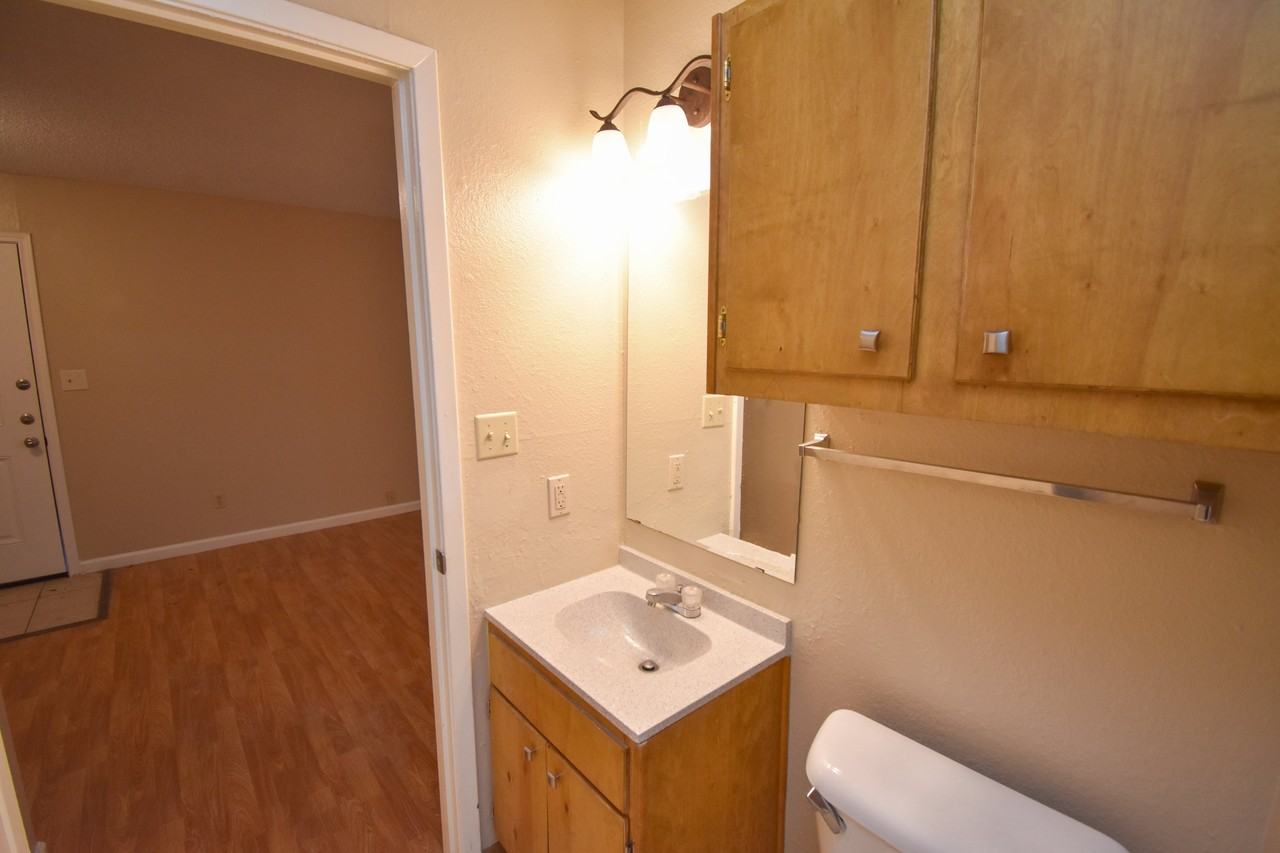 609 Sherwood DrApt C #609C - Photo 4 of 7