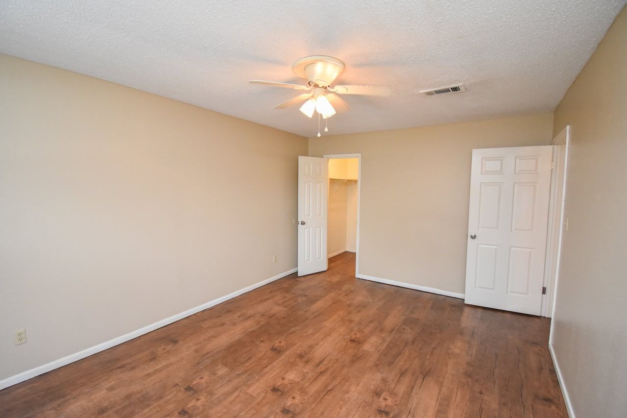 609 Sherwood DrApt C #609C - Photo 6 of 7
